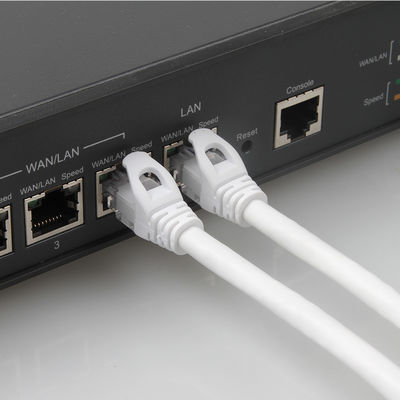 UTP bianco Cat6 rattoppa il rivestimento del PVC LSZH del cavo 24AWG 7/0.2 con il connettore RJ45